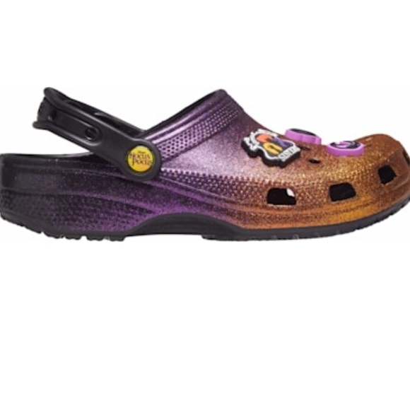 Crocs Classic Disney Hocus Pocus Clog. Firm price - Picture 3 of 14